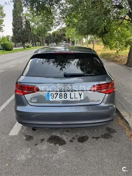 Usado Audi A3 110 CV (80 kW) 2015 Gris / plata Berlina