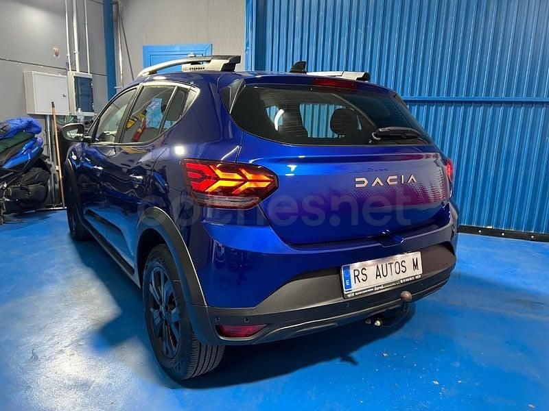 Usado Dacia Sandero Essentiel 101 CV (74 kW) 2024 Azul Berlina