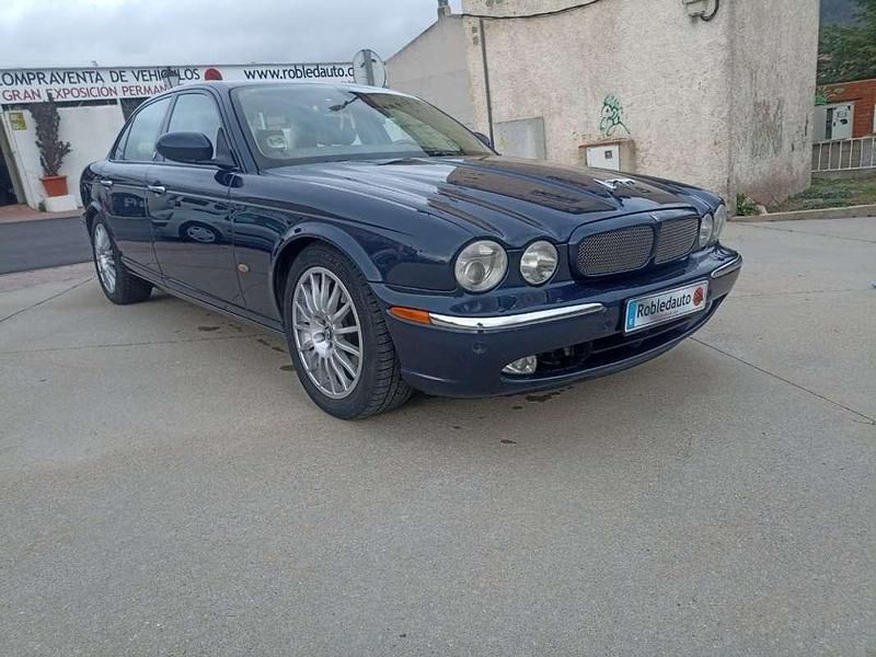 Usado Jaguar XJ6 Executive 207 CV (152 kW) 2006 Azul Berlina