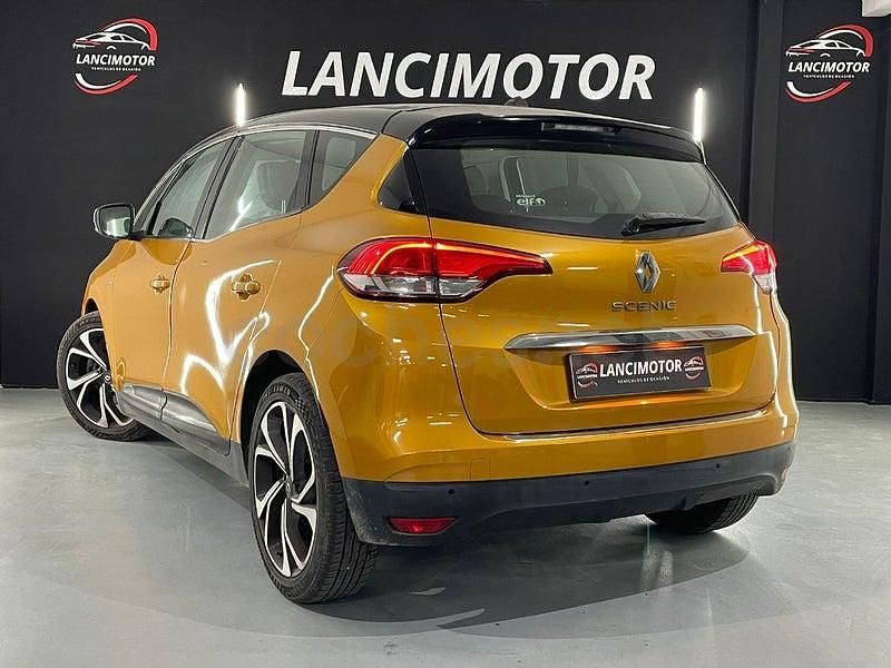 Usado Renault Scénic IV Edition One 130 CV (95 kW) 2017 Amarillo Monovolumen