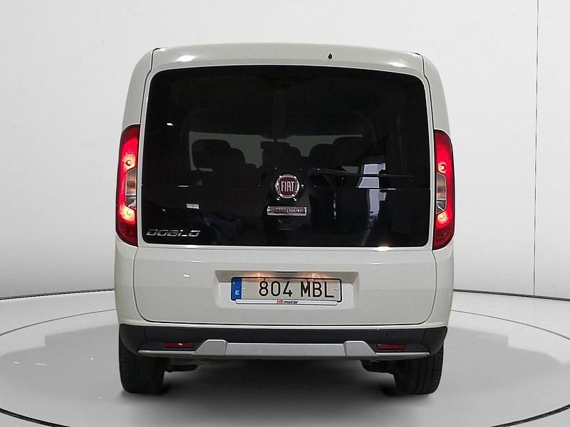 Usado Fiat Doblò Trekking 120 CV (88 kW) 2022 Monovolumen