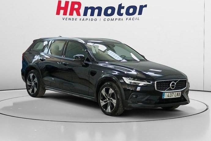 Negro Usado 2021 Volvo V60 CC Pro Familiar | 27.900 € (Precio justo) - Imagen 1/4