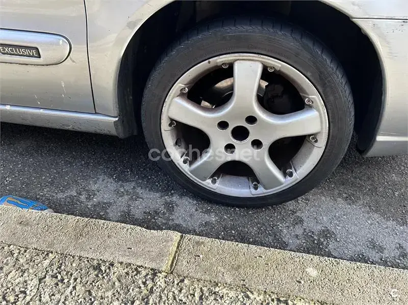 Käytetty Citroën Xsara Exclusive 90 HP (66 kW) 2001 Harmaa Sedan