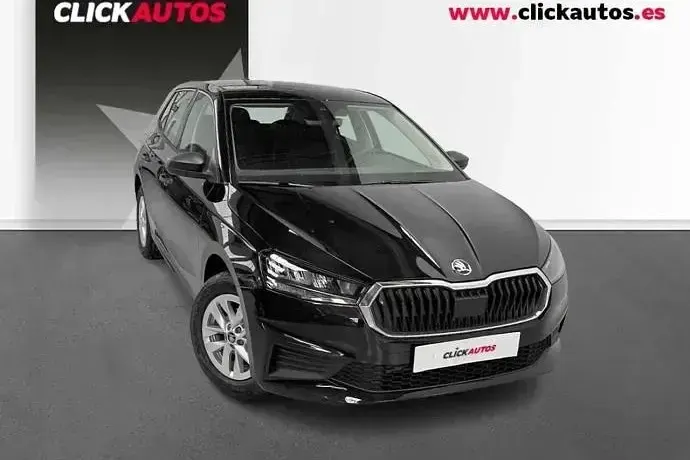 Usado Skoda Fabia Essence 95 CV (69 kW) 2025 Plata Utilitario