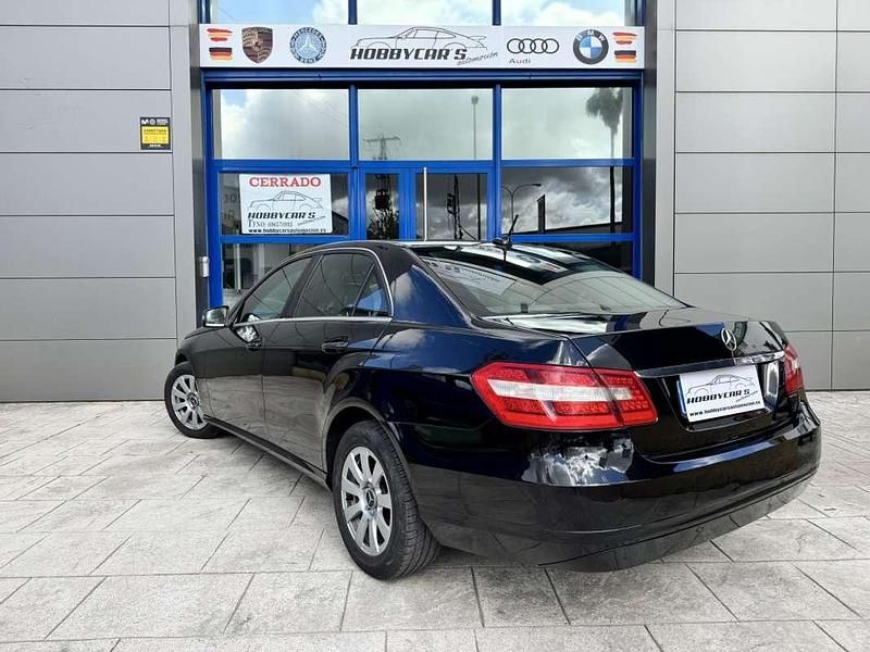 Usado Mercedes E200 136 CV (100 kW) 2012 Negro Berlina