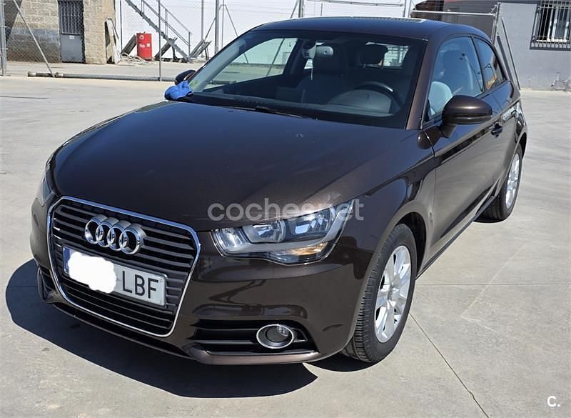 Usado Audi A1 Ambition 90 CV (66 kW) 2014 Marrón Berlina