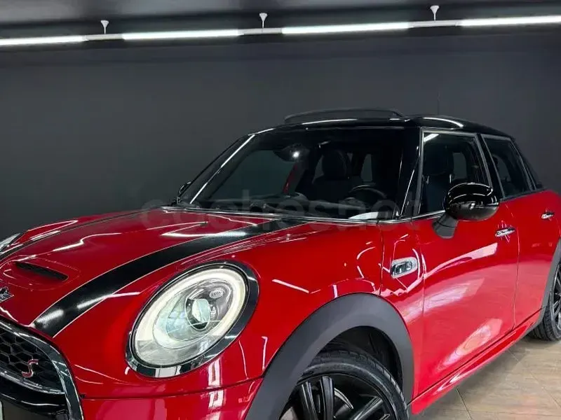 Usado Mini Cooper S 192 CV (141 kW) 2016 Rojo Utilitario