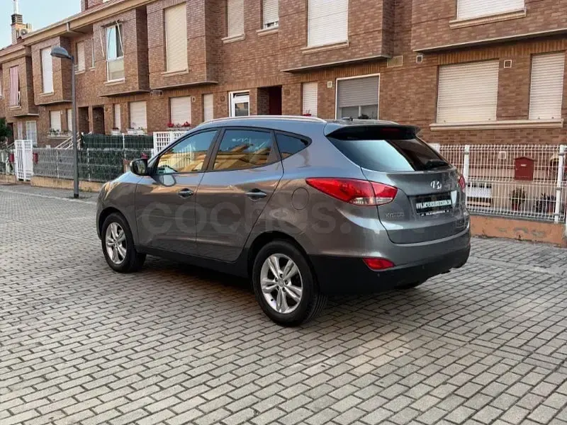 Usado Hyundai ix35 115 CV (84 kW) 2013 Gris / plata SUV