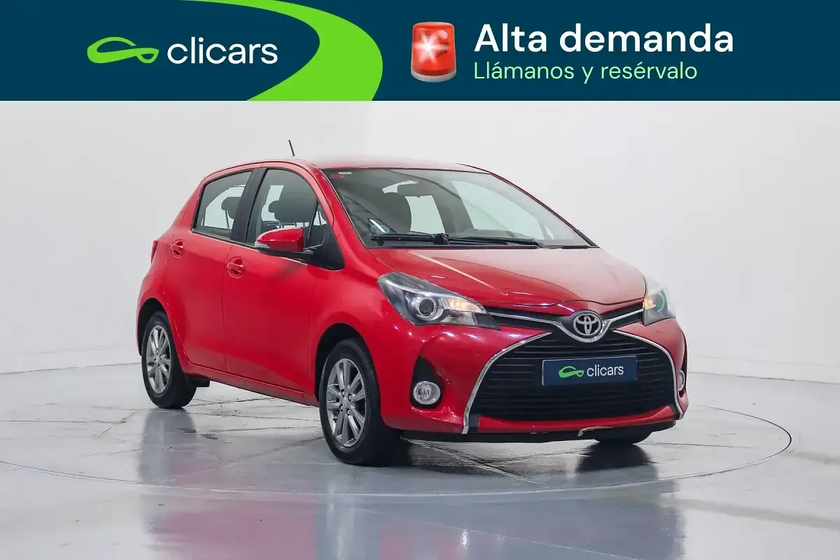 Usado Toyota Yaris Active 99 CV (72 kW) 2014 Rojo Utilitario