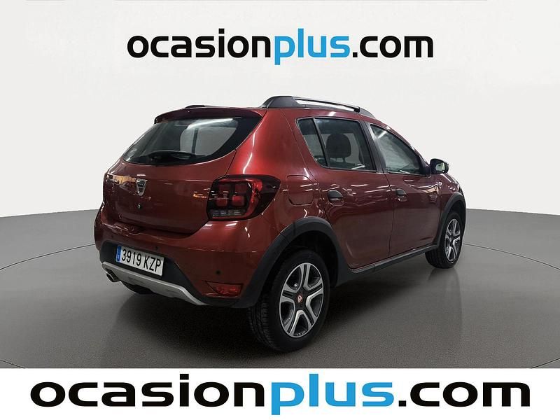 Usado Dacia Sandero 90 CV (66 kW) 2019 Rojo Utilitario
