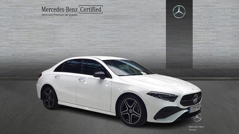 Usado Mercedes A200 AMG line 150 CV (110 kW) 2024 Blanco Berlina
