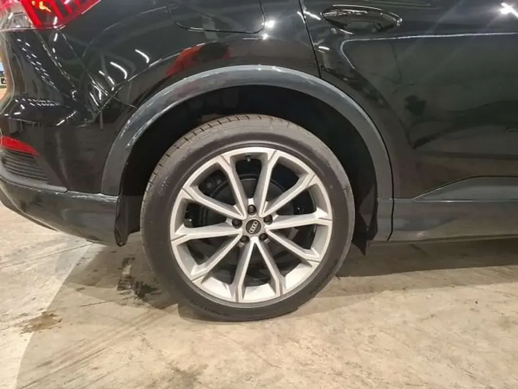 Usado Audi Q4 e-tron Sport 210 kW (286 CV) 2025 Negro SUV