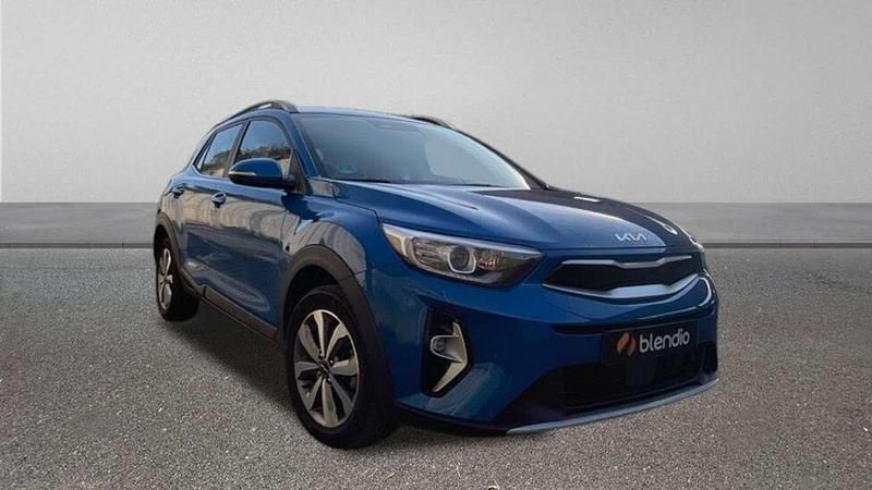 Usado Kia Stonic 84 CV (61 kW) 2023 Negro SUV