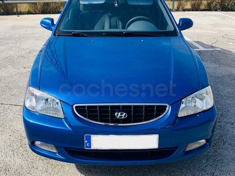 Usado Hyundai Accent GLS 102 CV (75 kW) 2003 Azul Berlina