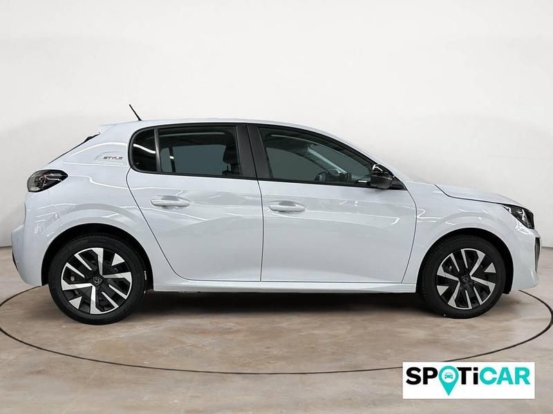Nieuw Peugeot 208 Style 100 PK (73 kW) 2025 Wit Hatchback