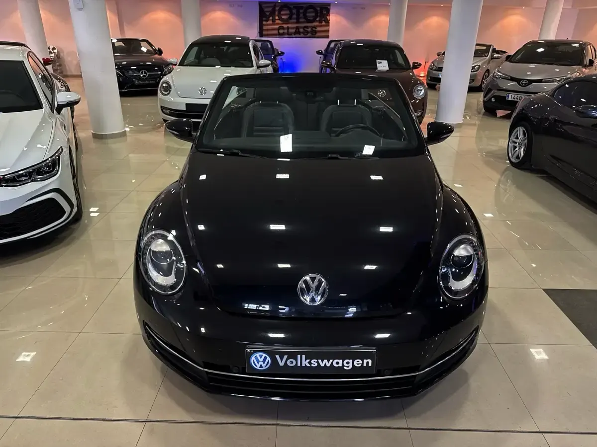 Usado VW Beetle R-line 140 CV (102 kW) 2013 Negro Utilitario