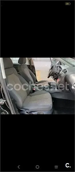 Usado Seat Leon Sport 105 CV (77 kW) 2010 Negro Utilitario