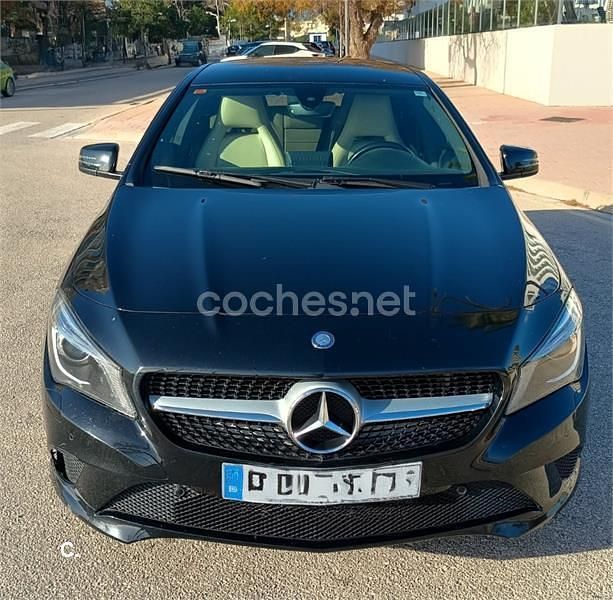 Usado Mercedes CLA220 Shooting Brake 177 CV (130 kW) 2015 Negro Familiar