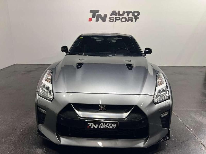 Usado Nissan GT-R Black Edition 570 CV (419 kW) 2018 Gris / plata Coupe
