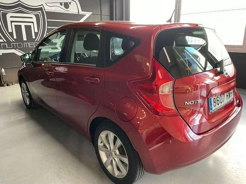 Usado Nissan Note Acenta 80 CV (58 kW) 2014 Rojo Utilitario