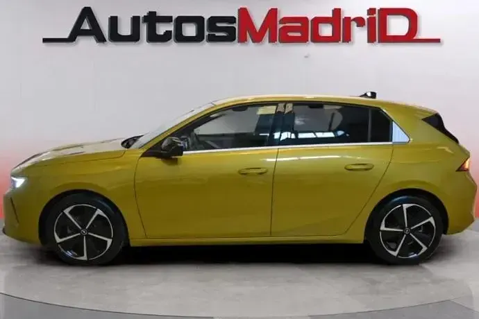 Usado Opel Astra Elegance 130 CV (95 kW) 2023 Utilitario