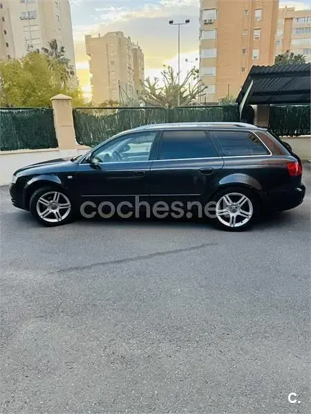 Usado Audi A4 140 CV (102 kW) 2007 Gris / plata Familiar