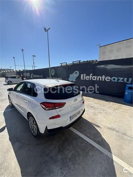 Usado Hyundai i30 N Line 120 CV (88 kW) 2019 Blanco Berlina