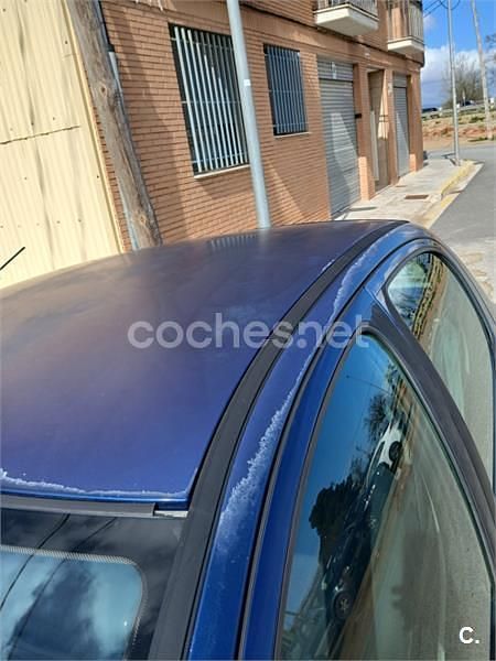 Usado Peugeot 206 70 CV (51 kW) 2001 Azul Berlina