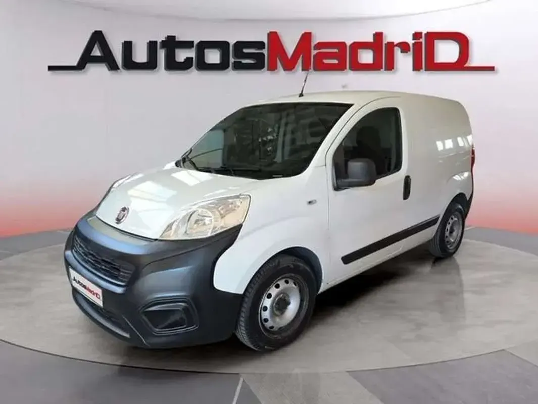 Usado Fiat Fiorino 80 CV (58 kW) 2021 Blanco Monovolumen