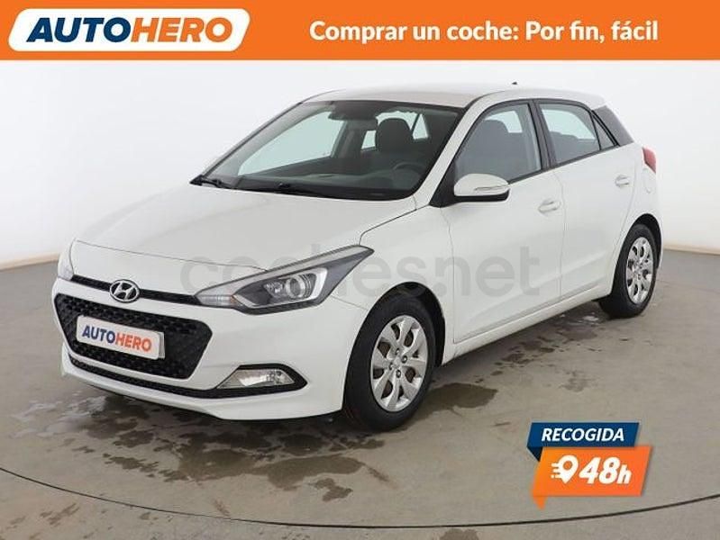 Usado Hyundai i20 85 CV (62 kW) 2015 Blanco Berlina