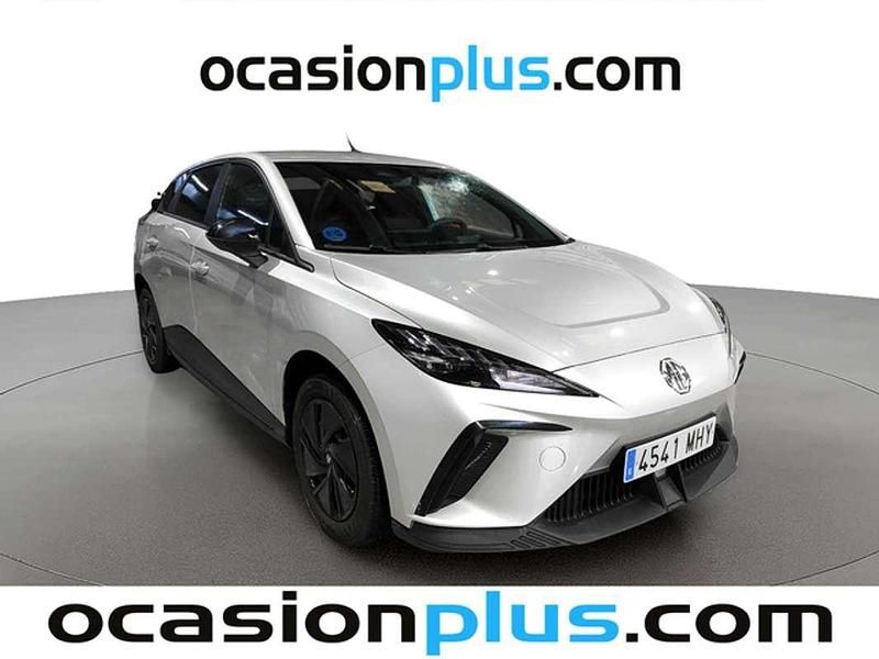 Usado MG MG4 EV 125 kW (170 CV) 2023 Plateado Utilitario