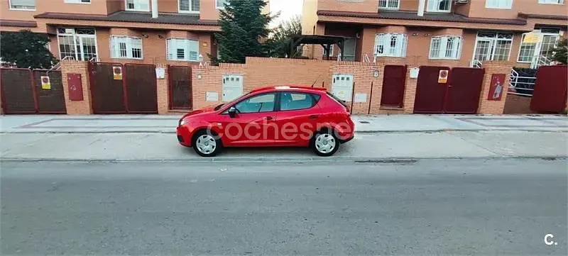 Usado Seat Ibiza Copa 70 CV (51 kW) 2011 Rojo Berlina