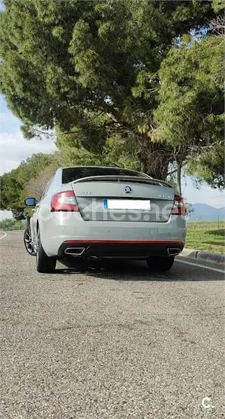 Usado Skoda Octavia RS 245 CV (180 kW) 2019 Gris / plata Berlina