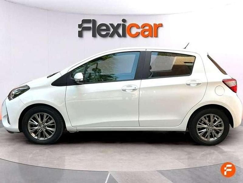 Usado Toyota Yaris Active 69 CV (50 kW) 2019 Blanco Utilitario