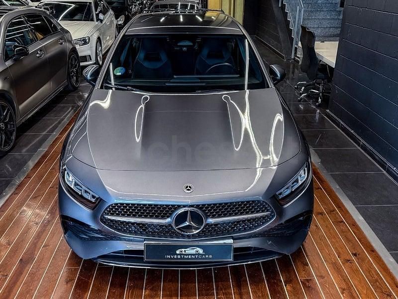 Usado Mercedes A180 136 CV (100 kW) 2024 Gris / plata Berlina