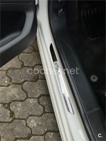 Usado Peugeot 208 Access 82 CV (60 kW) 2014 Blanco Utilitario