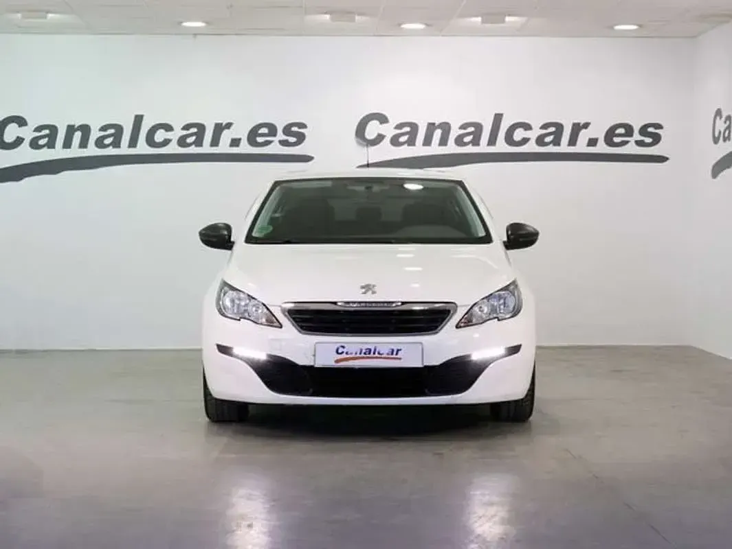 Usado Peugeot 308 Access 99 CV (72 kW) 2017 Blanco Utilitario