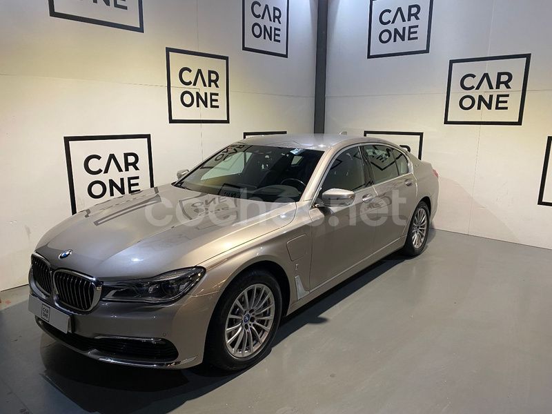 Beige Usado 2018 BMW 740 iPerformance Berlina | 38.990 € (Precio justo) - Imagen 1/4