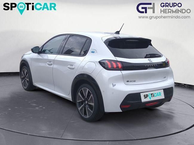 Usado Peugeot e-208 GT 100 kW (136 CV) 2021 Blanco Utilitario