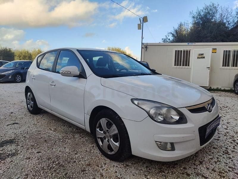 Blanco Usado 2009 Hyundai i30 Comfort Berlina | 5490 € (Precio justo) - Imagen 1/4