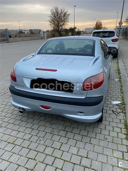 Usado Peugeot 206 138 CV (101 kW) 2002 Azul Descapotable