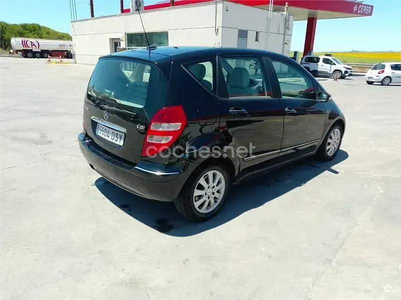 Usado Mercedes A180 Elegance 109 CV (80 kW) 2005 Negro Monovolumen