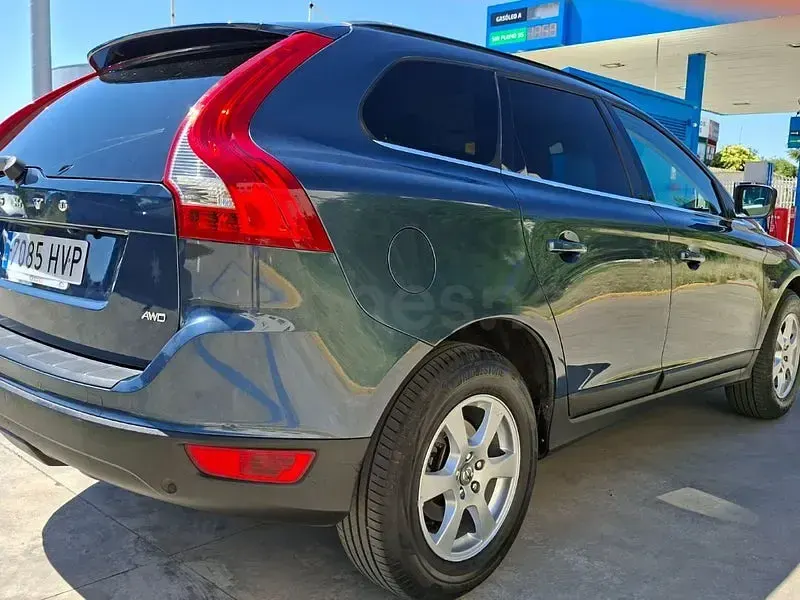 Usado Volvo XC60 Momentum 181 CV (133 kW) 2014 Azul SUV