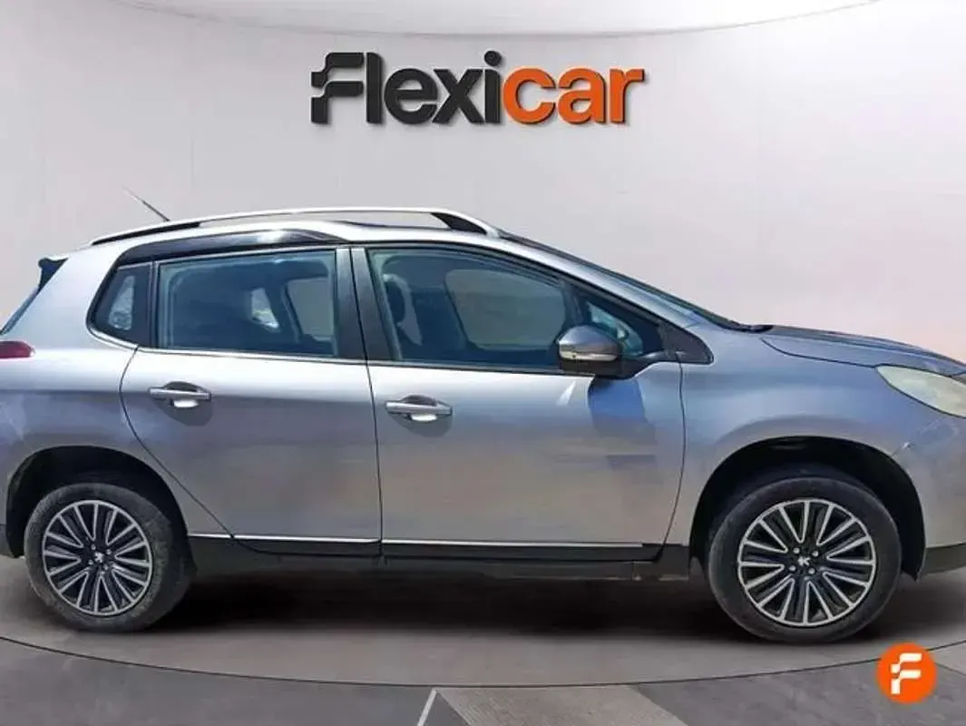 Usado Peugeot 2008 GT-line 110 CV (80 kW) 2016 Gris SUV