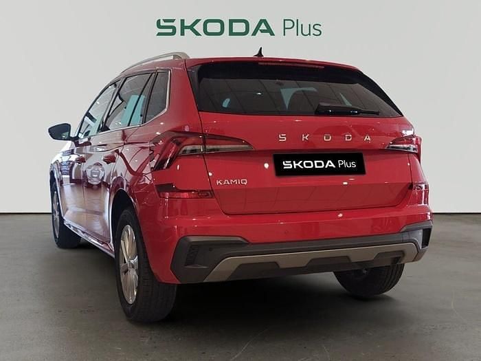 Usado Skoda Kamiq Selection 95 CV (69 kW) 2024 Rojo SUV