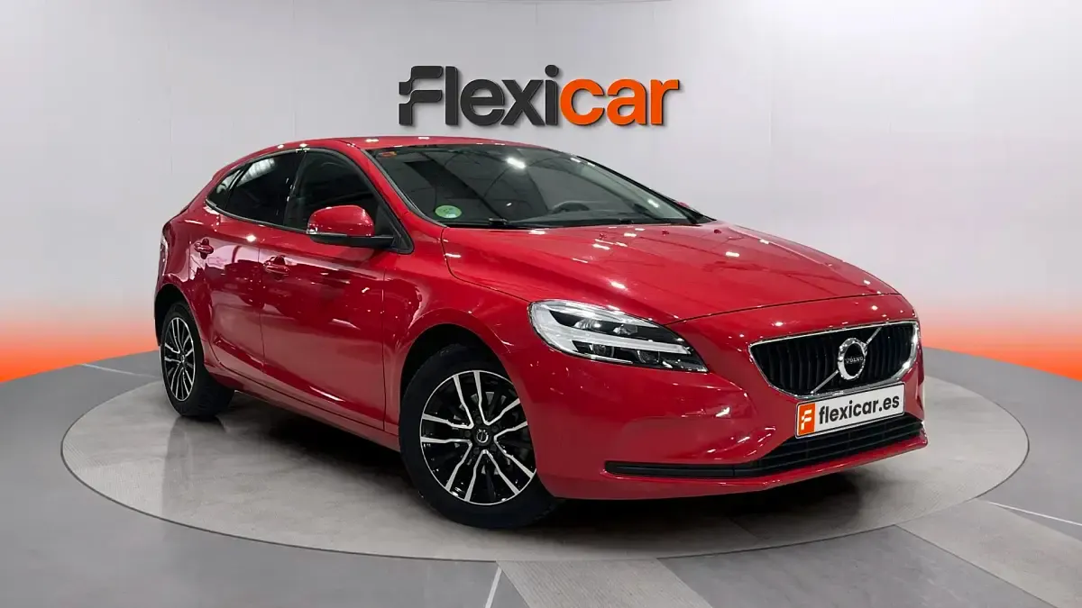 Usado Volvo V40 Inscription 120 HP (88 kW) 2018 Sedan