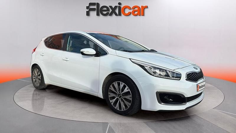Usado Kia Ceed GT 90 CV (66 kW) 2018 Blanco Berlina