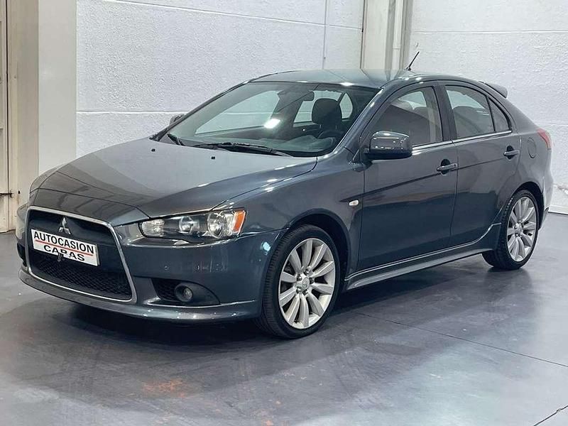 Usado Mitsubishi Lancer Sportback Motion 140 CV (102 kW) 2009 Gris / plata Berlina
