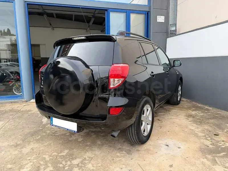Usado Toyota RAV4 Executive 136 CV (100 kW) 2008 Negro SUV