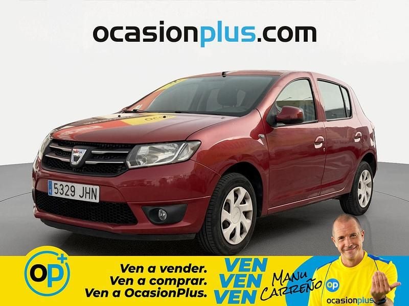 Usado Dacia Sandero Lauréate 75 CV (55 kW) 2015 Rojo Utilitario